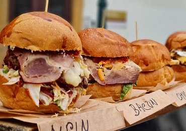 Zažili jsme burgerovou parádu a nebe v puse. Nejlepší byl asijský burger