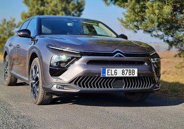 Máte na registrační značce svého vozu šestku? Z některých podzemních garáží možná nevyjedete