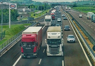Autobusák: „Blíží se víkend smrti. Nejhorší jsou frustrovaní manažeři ve služebních autech, co si honí ego“