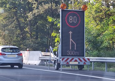 „Milá dámo, na Jižní spojce nemáte co dělat“, lynčují čtenáři řidičku, která jela na 80 km/h „pouze“ sedmdesátkou