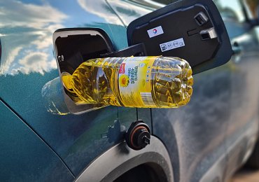 Ceny pohonných hmot letí vzhůru. „Babské“ rady jak ušetřit nepomohou. Zkusili jsme metodu 4:1