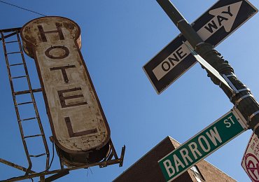 I v New Yorku se dá bydlet levně. Na legendární hotel Carter u Times Square za 99 USD na noc však už zapomeňte