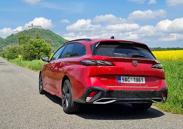 Cestování s Peugeotem: Pohádkový Žďár, Máchovo jezero, hrad Houska a nejlepší míchaná zmrzlina pod sluncem