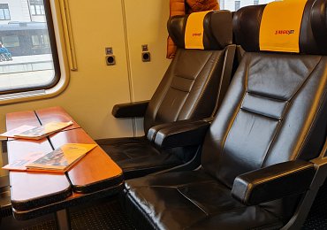 Žlutým vlakem z Prahy do Brna? Dobře se před cestou najezte. Na cestě zpět totiž dostanete k jídlu jen to, co zbylo