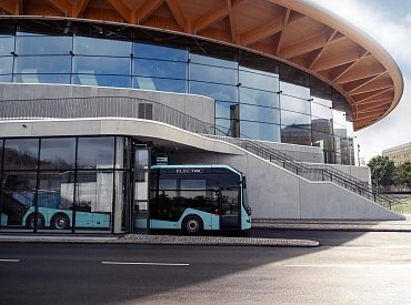 Volvo získalo první objednávku na meziměstský elektrobus 8900 Electric ve Švédsku
