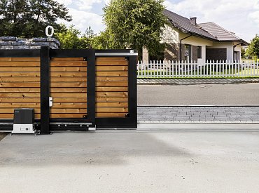 Dálkové automatické otevírání garáže a vjezdové brány. Beninca je ideální řešení
