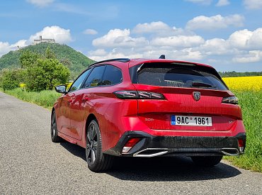Cestování s Peugeotem: Pohádkový Žďár, Máchovo jezero, hrad Houska a nejlepší míchaná zmrzlina pod sluncem