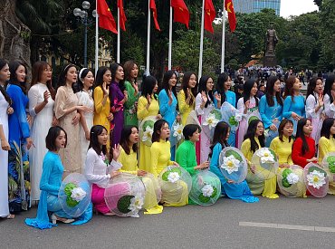 Za zavřenými dveřmi: Jak funguje svět prodejných slečen ve Vietnamu